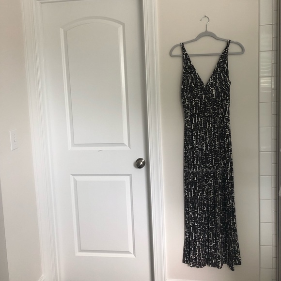 Banana Republic Dresses & Skirts - Banana Republic Maxi Dress, size small